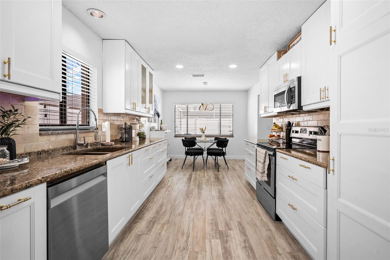 6301 NESTING CT — photo 15