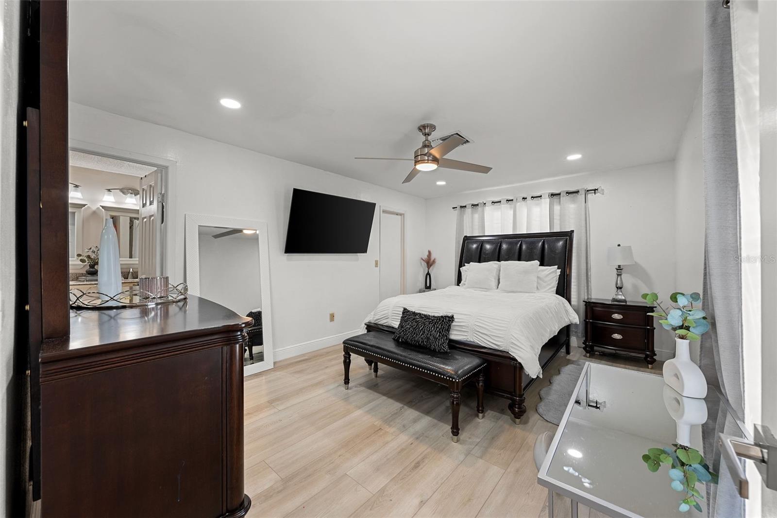 6301 NESTING CT — photo 30