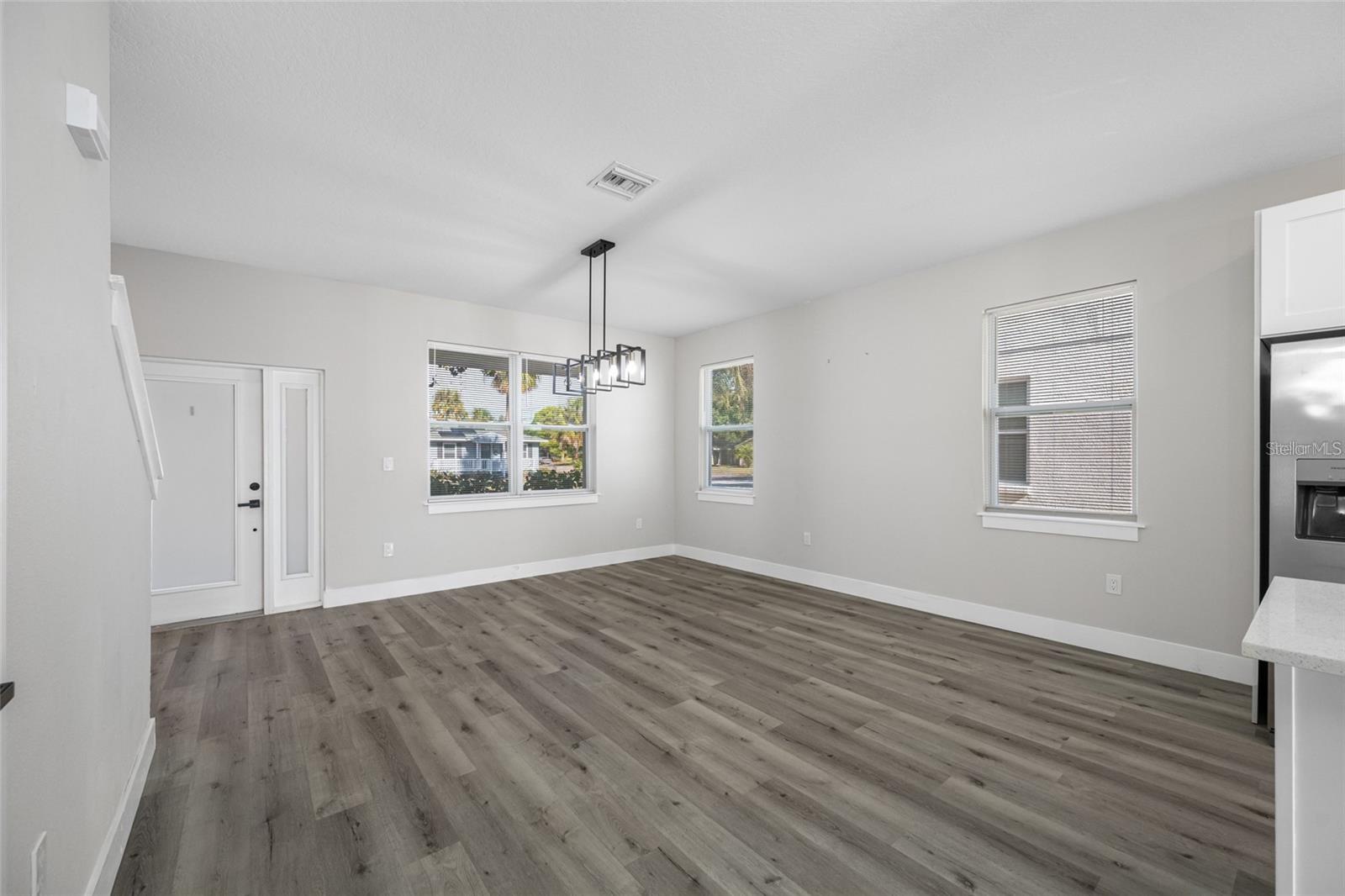 6910 DARTMOUTH AVE N — photo 6