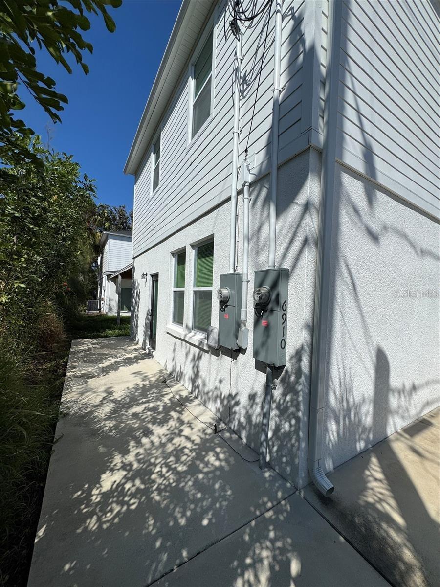 6910 DARTMOUTH AVE N — photo 33