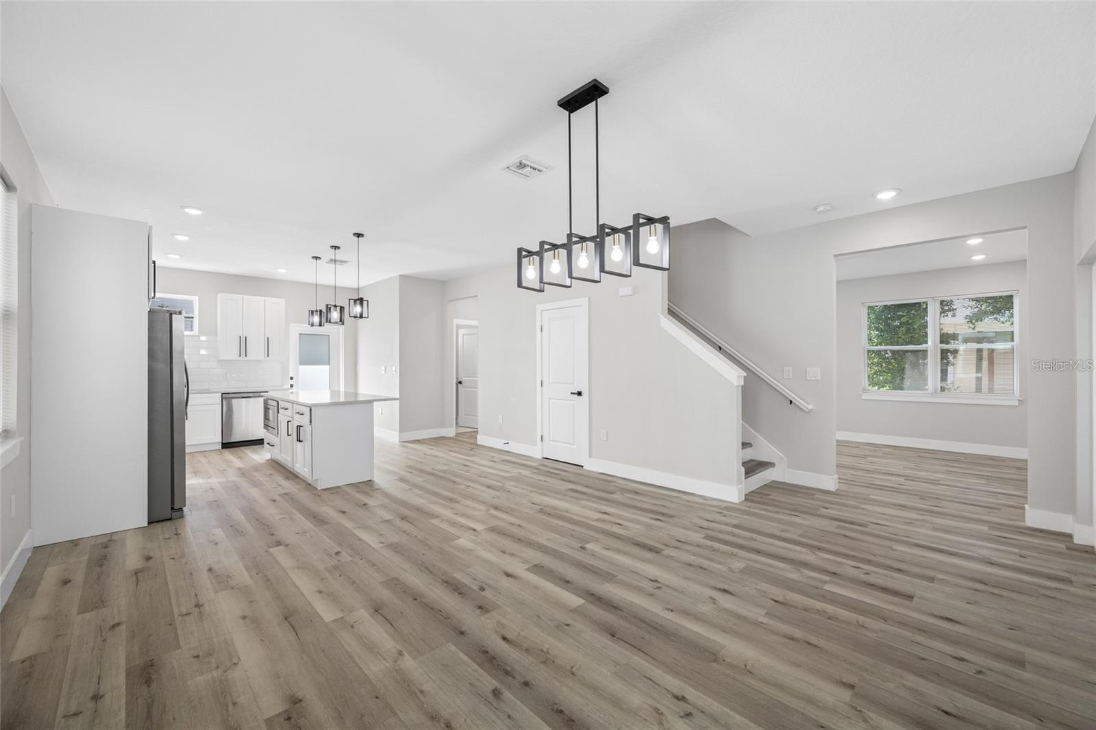 6910 DARTMOUTH AVE N — photo 5