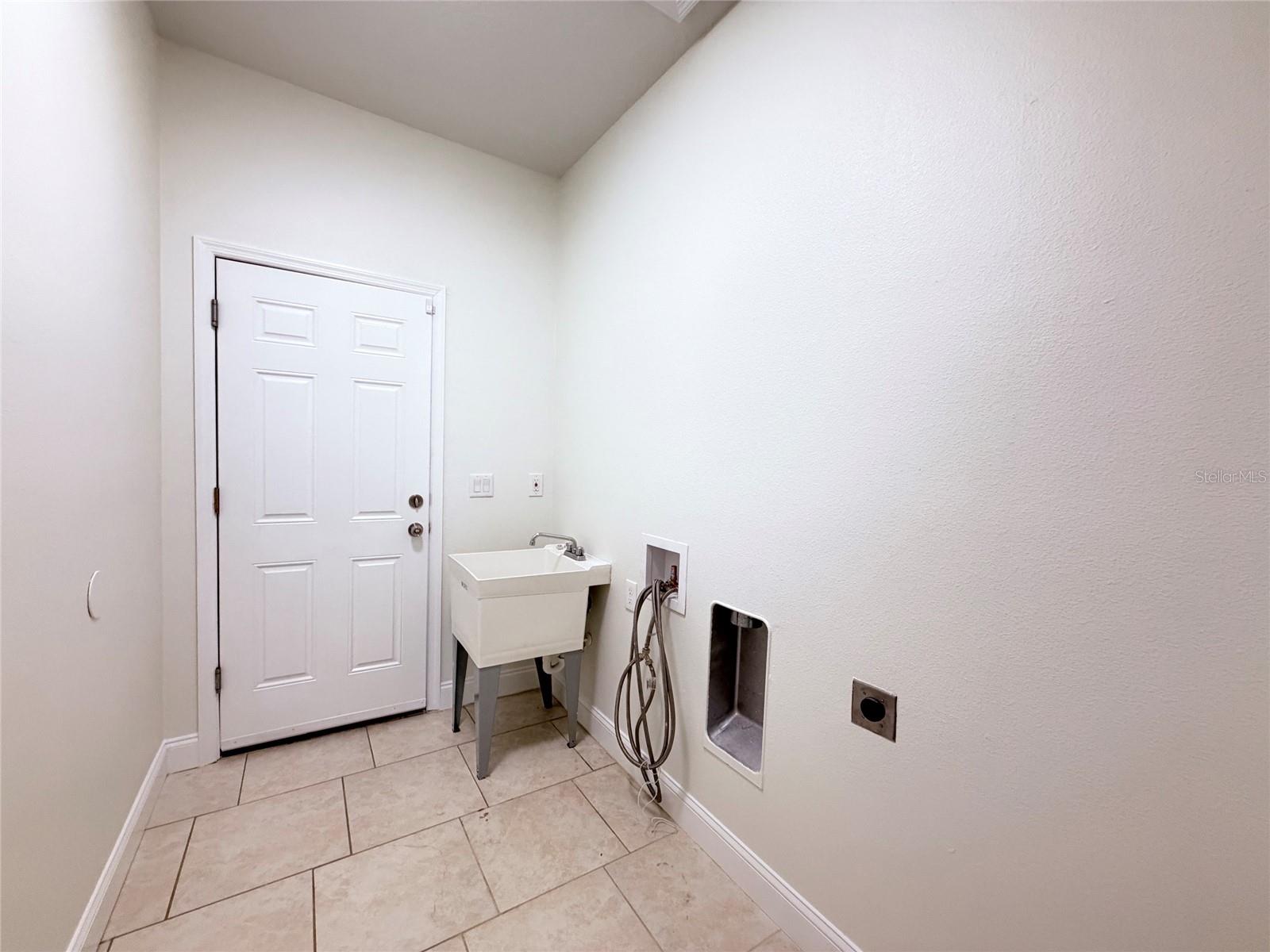 2721 W SITKA ST — photo 28