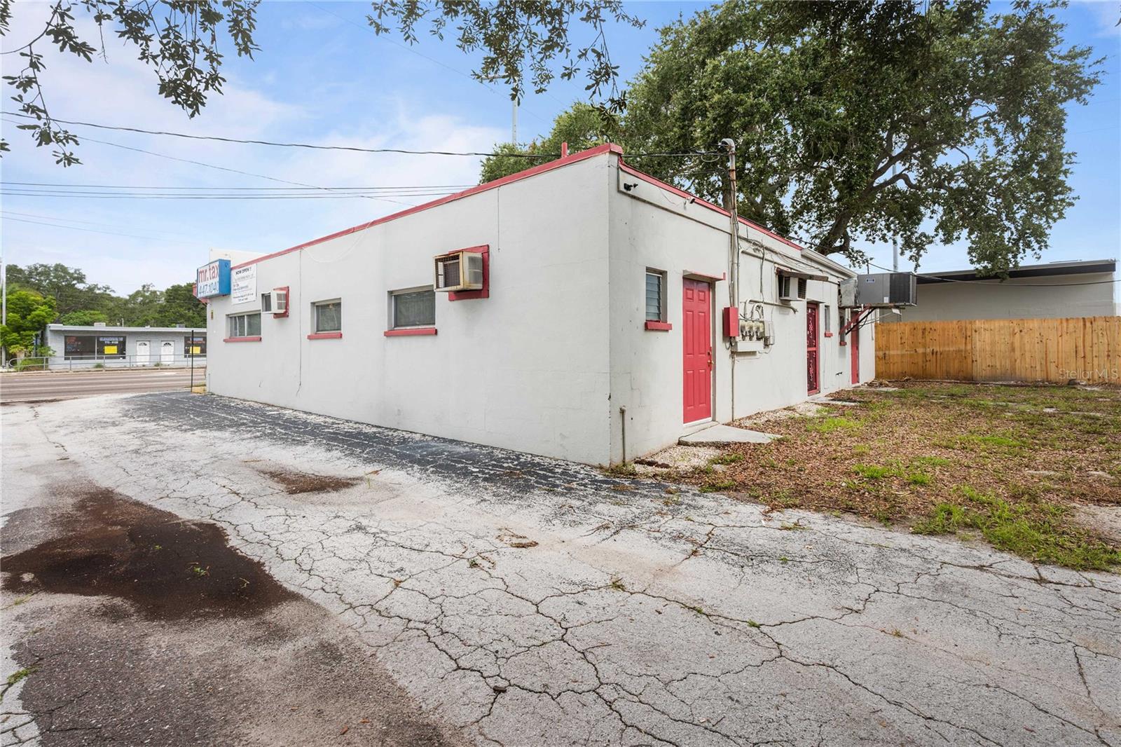 1311 S MISSOURI AVE — photo 34