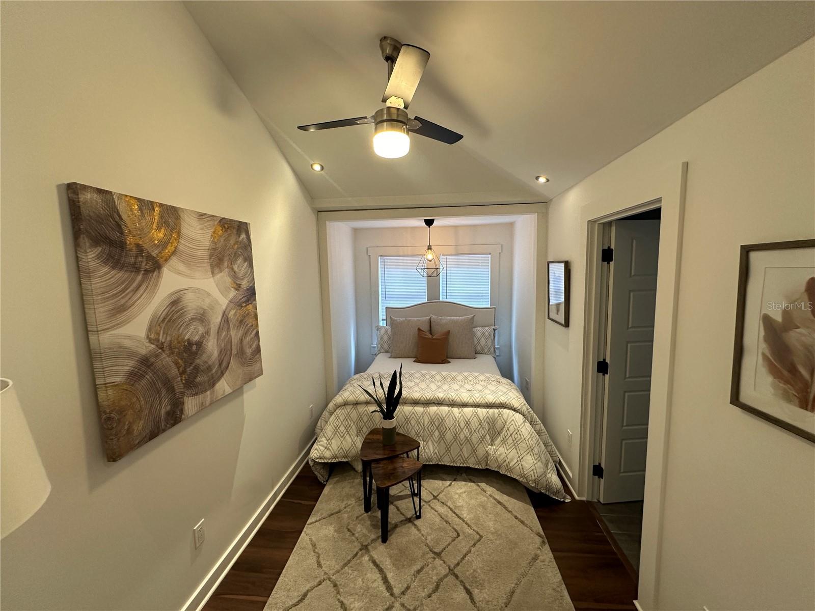 6506 N WELLINGTON AVE — photo 17