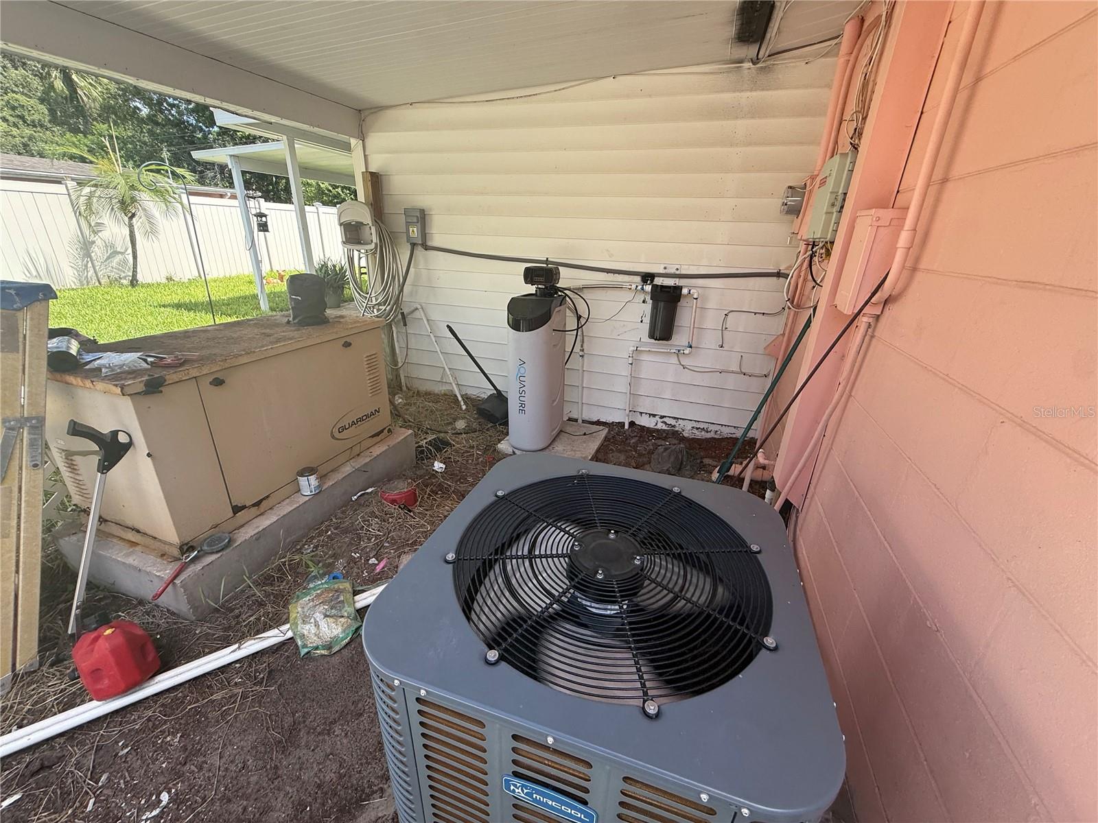 1650 AQUA LN — photo 14