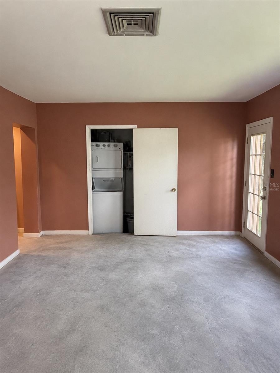 2843 BAY ST — photo 9
