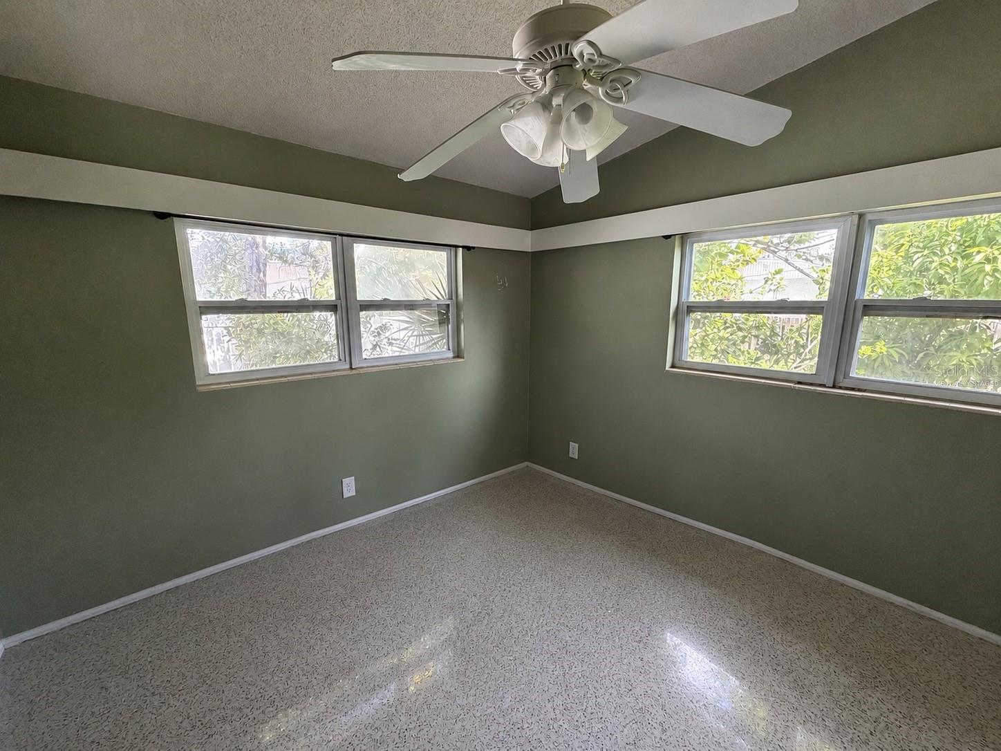 2843 BAY ST — photo 10