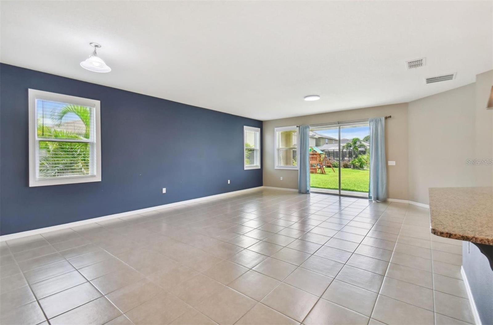 10606 LAGUNA PLAINS DR — photo 25