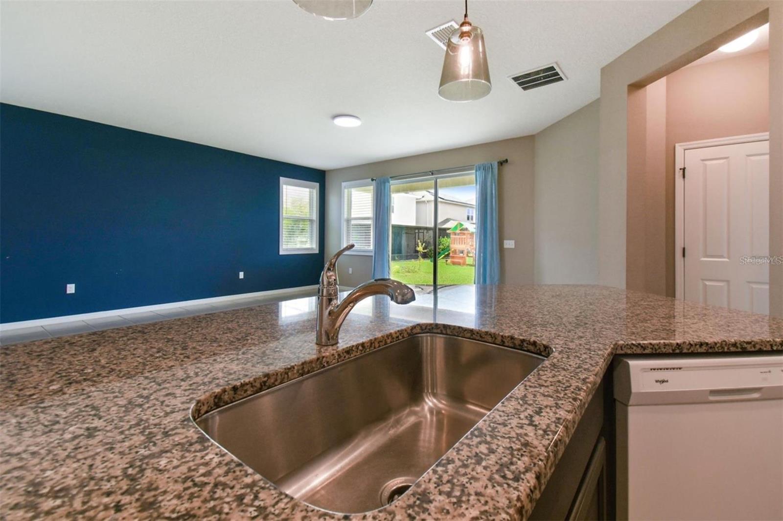10606 LAGUNA PLAINS DR — photo 23