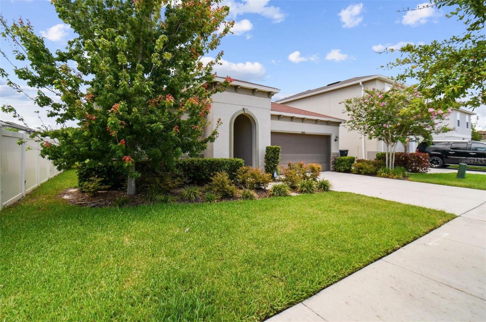 10606 LAGUNA PLAINS DR — photo 3