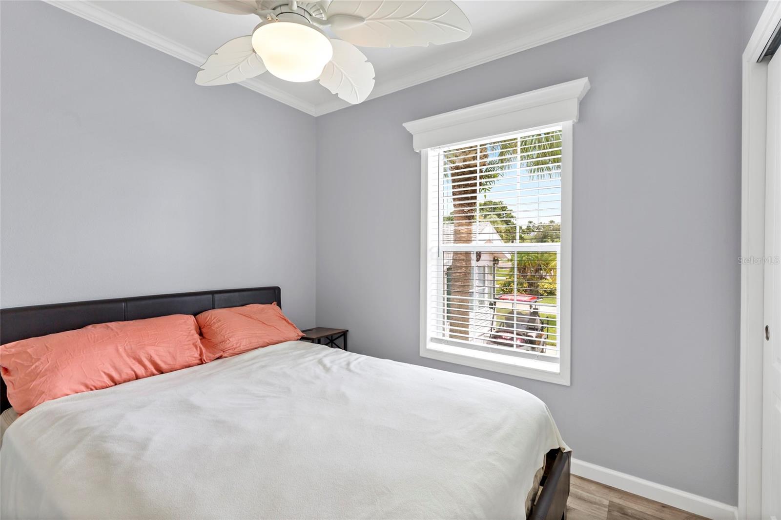44 CROWN POINT DR — photo 23