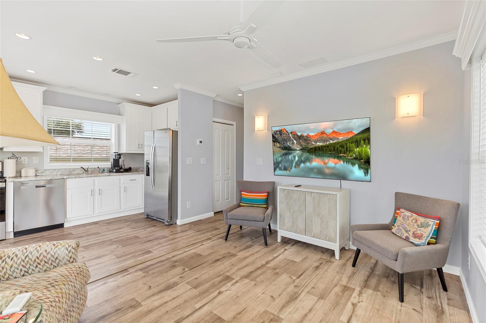 44 CROWN POINT DR — photo 10