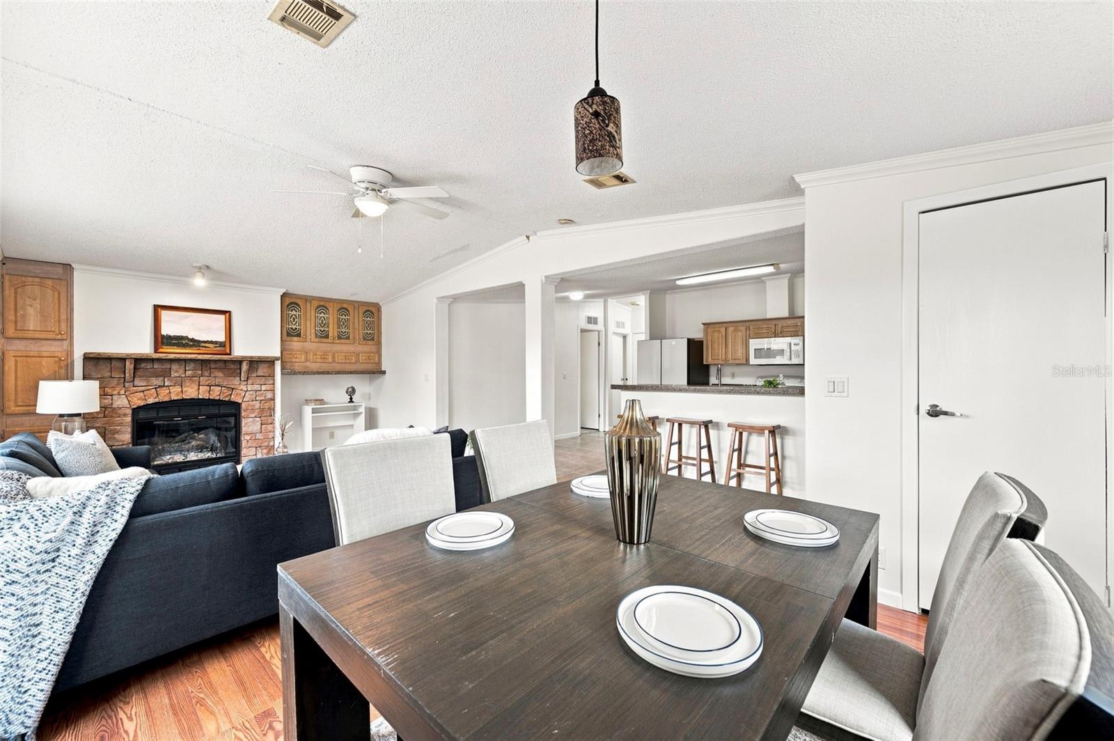 16303 TOMAHAWK ST — photo 18