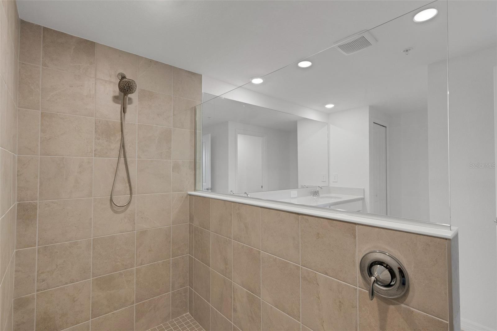 5624 SUMMIT POINTE CIR #104 — photo 11