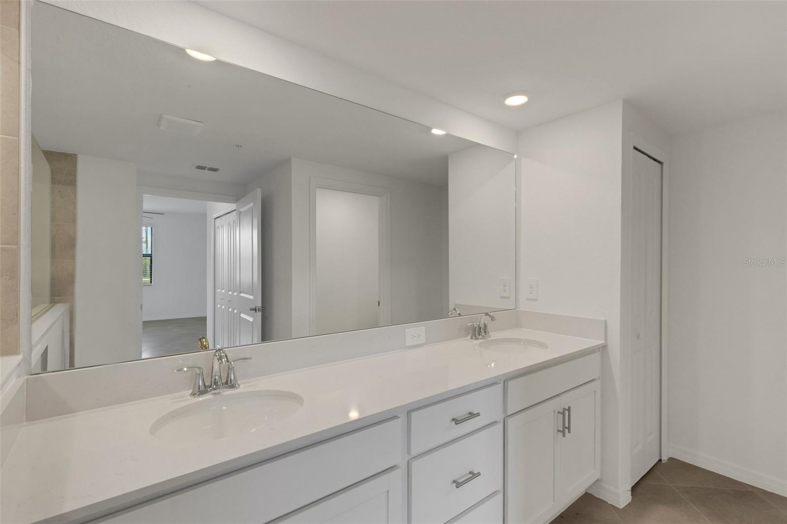 5624 SUMMIT POINTE CIR #104 — photo 16