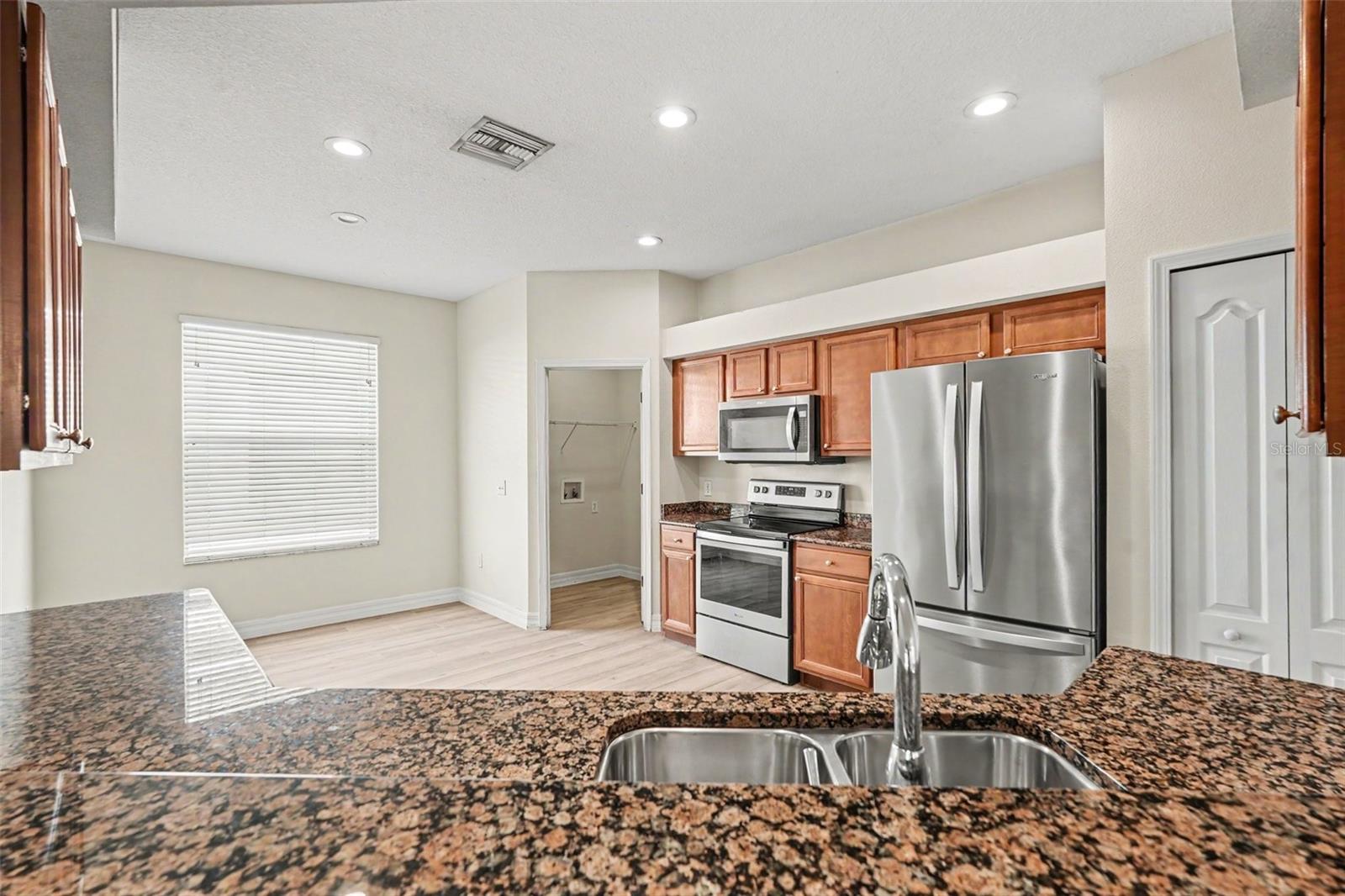 453 WESTCHESTER HILLS LN — photo 10