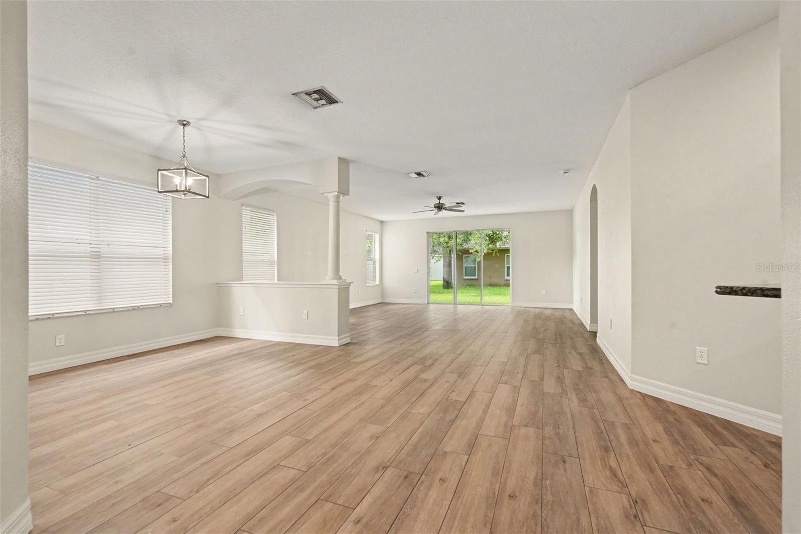 453 WESTCHESTER HILLS LN — photo 4