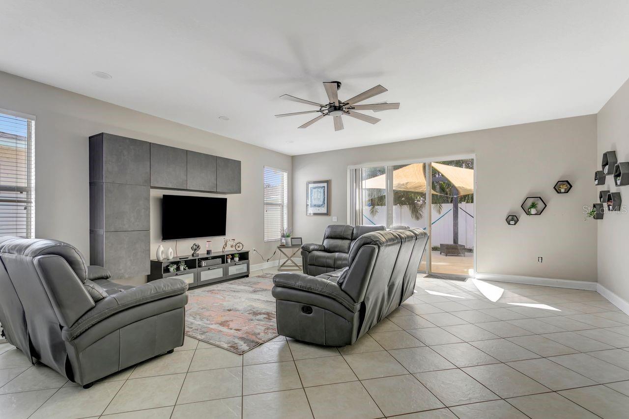 501 STONE BRIAR DR — photo 10