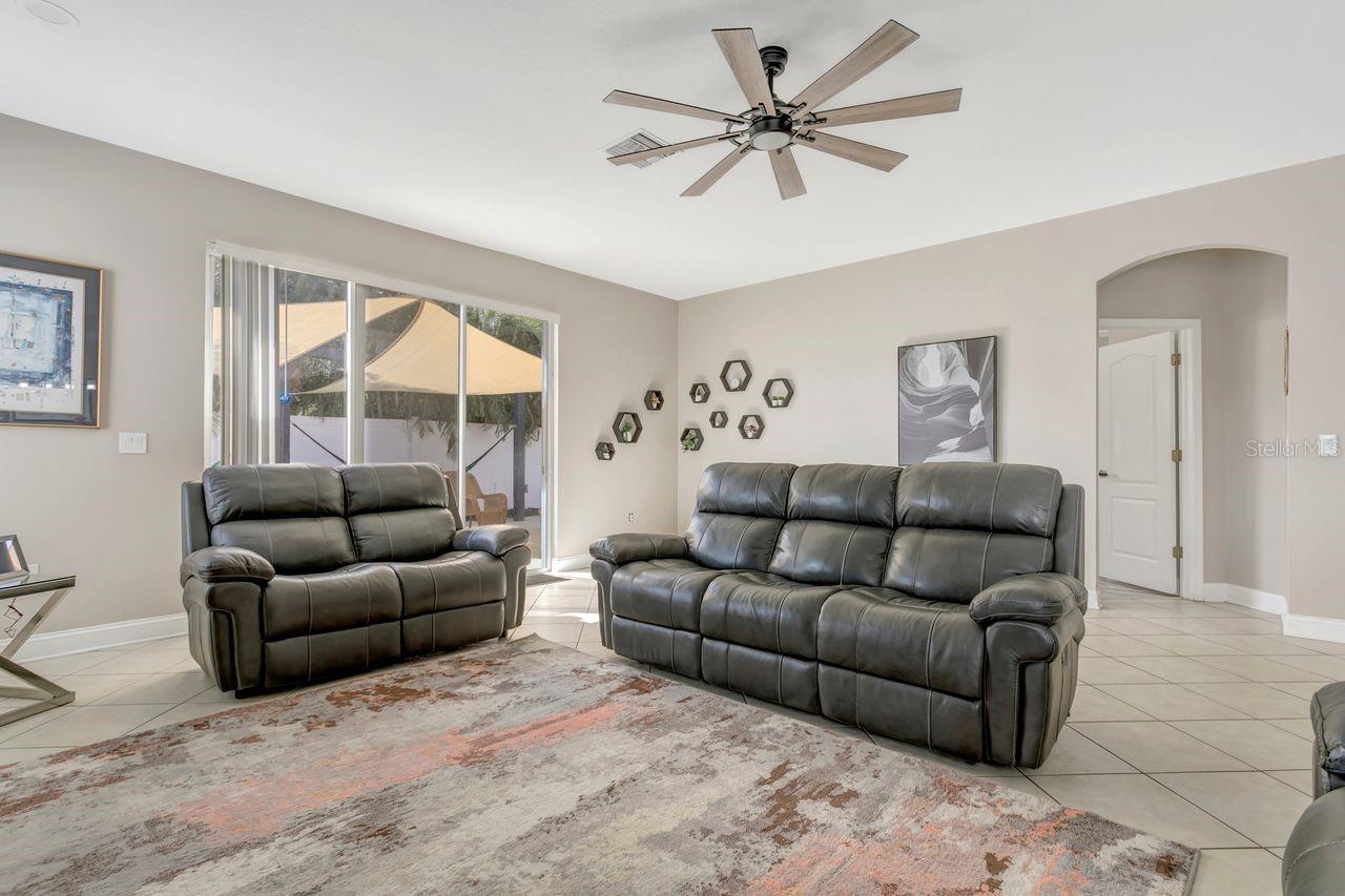 501 STONE BRIAR DR — photo 12