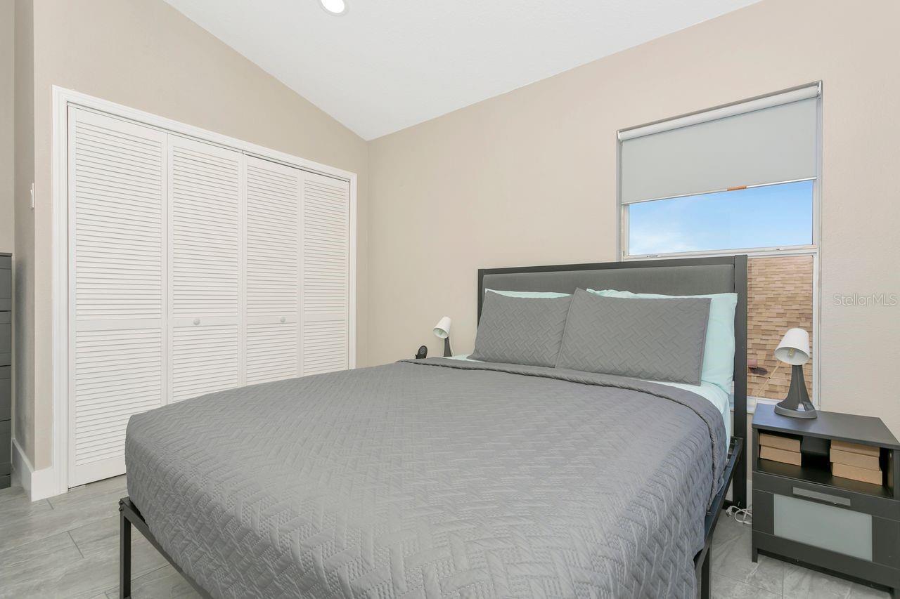 501 STONE BRIAR DR — photo 33