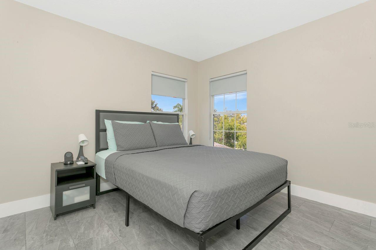 501 STONE BRIAR DR — photo 32