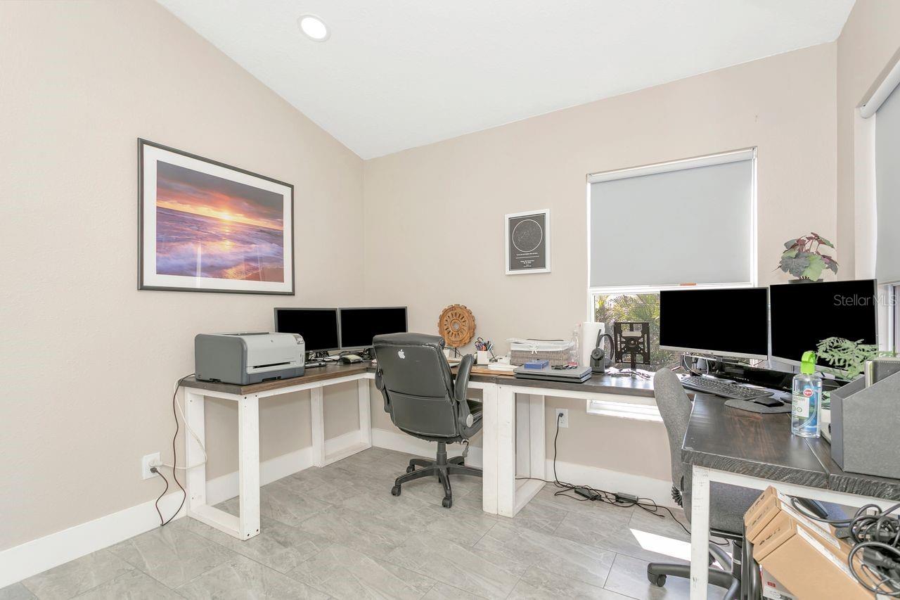 501 STONE BRIAR DR — photo 35