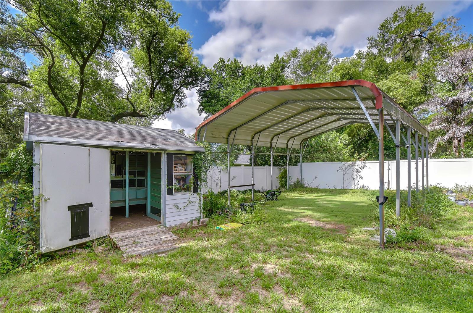 901 WOODVIEW DR — photo 34