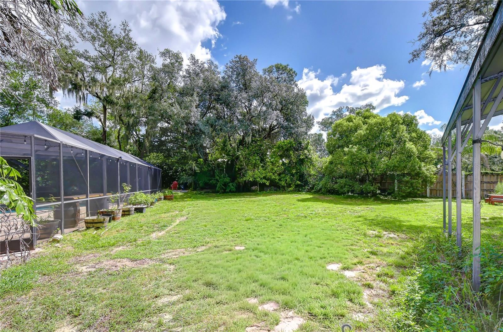 901 WOODVIEW DR — photo 32