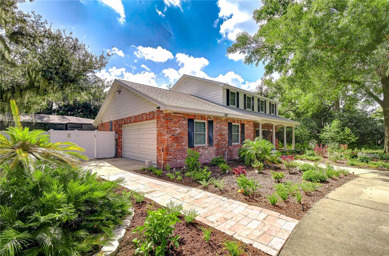 901 WOODVIEW DR — photo 41
