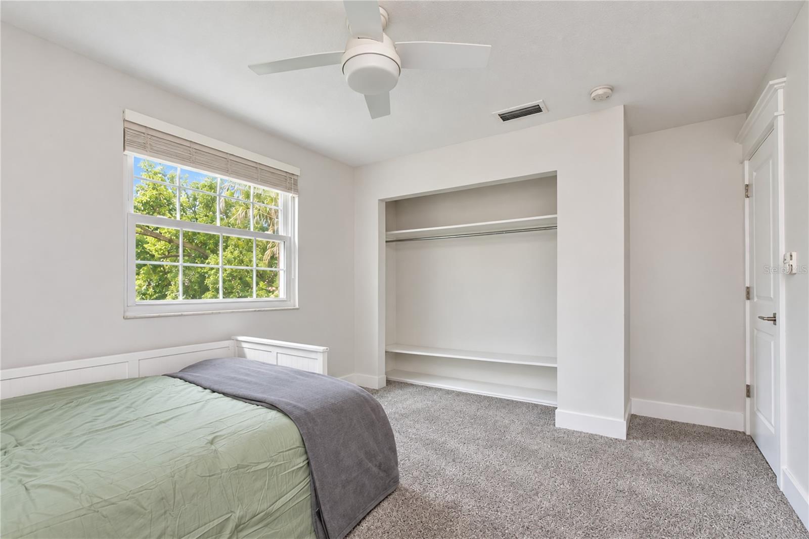 901 WOODVIEW DR — photo 25