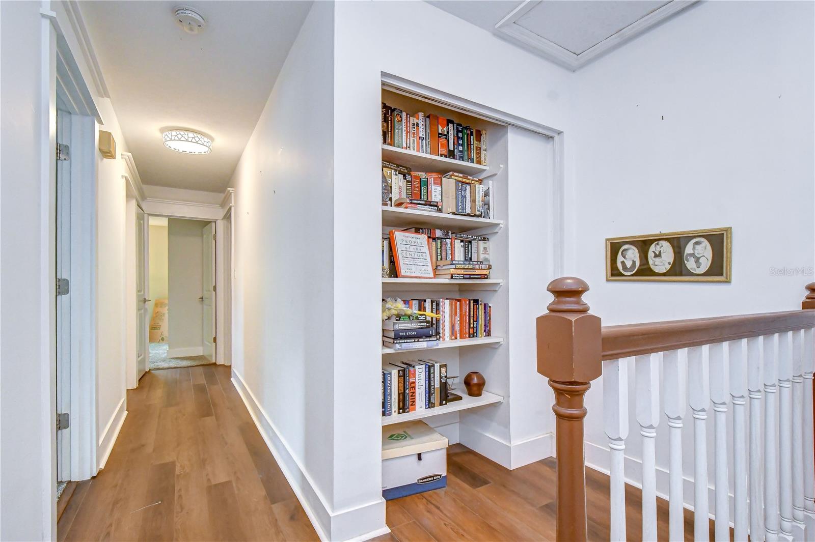 901 WOODVIEW DR — photo 18