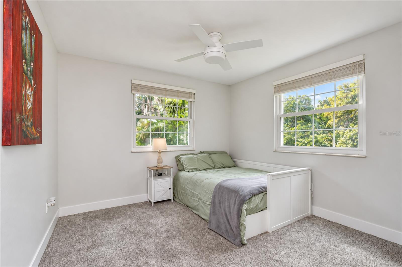 901 WOODVIEW DR — photo 24