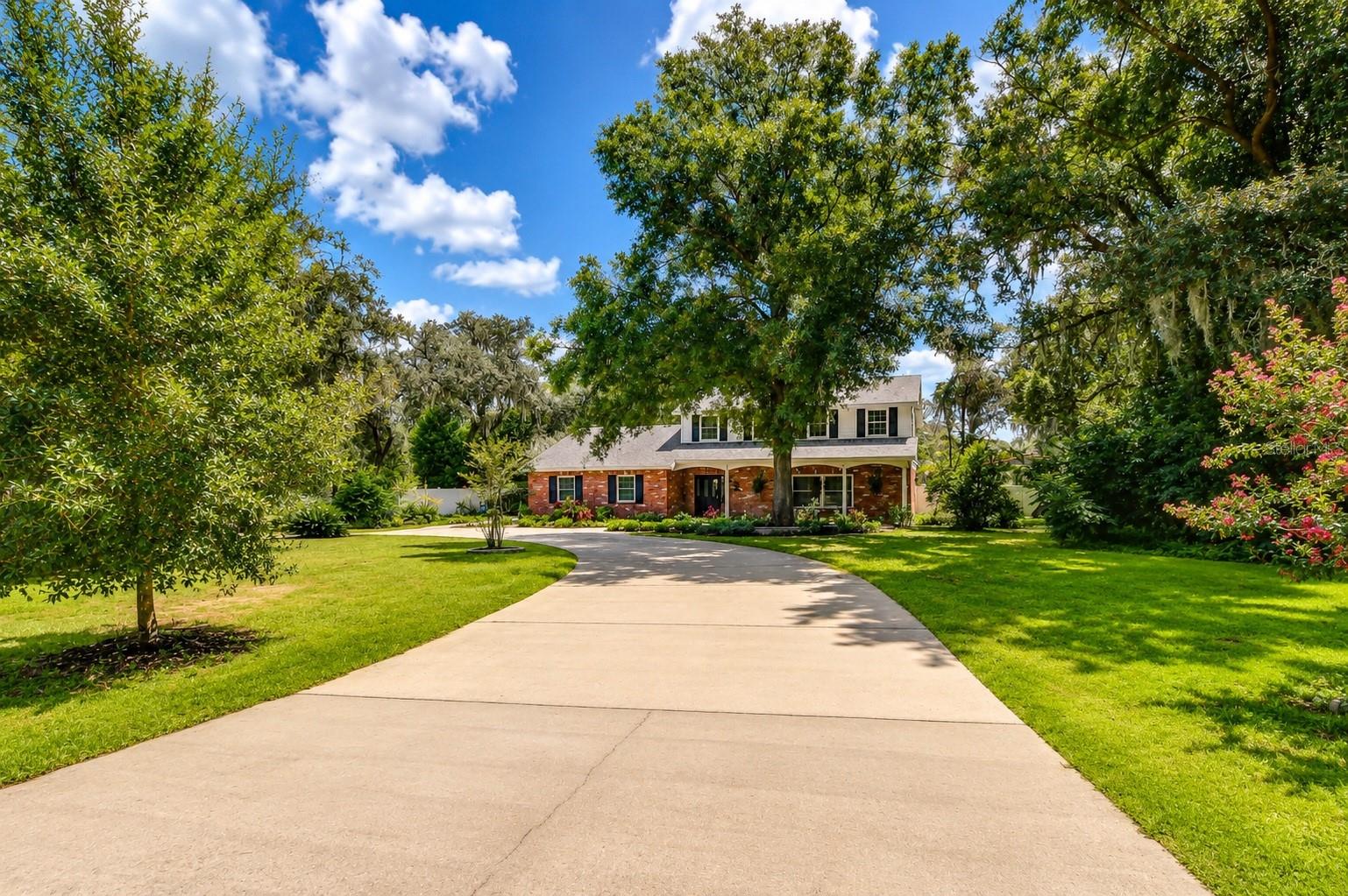 901 WOODVIEW DR — photo 39