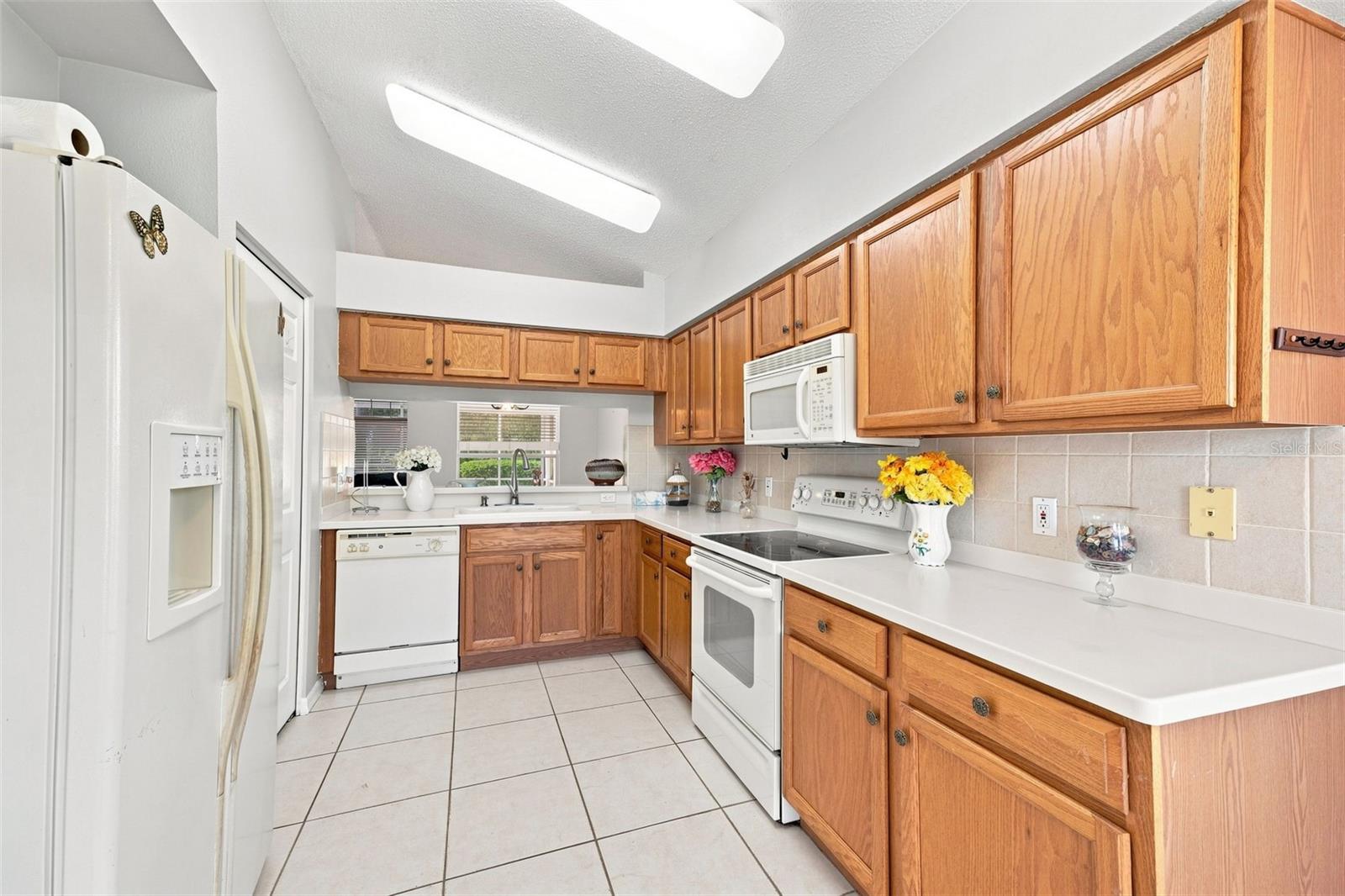 18420 FAIRWAY GREEN DR — photo 3