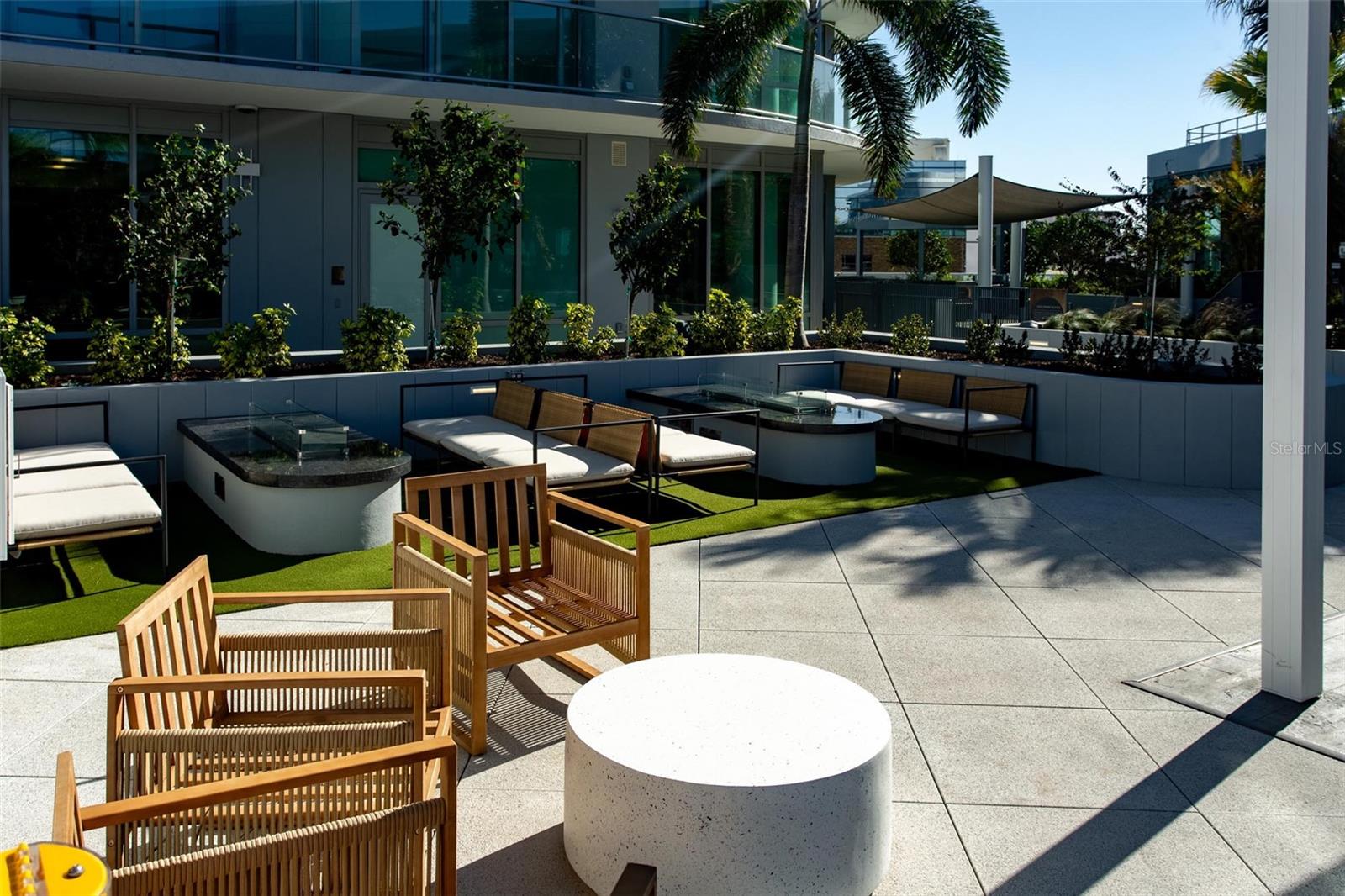 400 CENTRAL AVE #1904 — photo 32