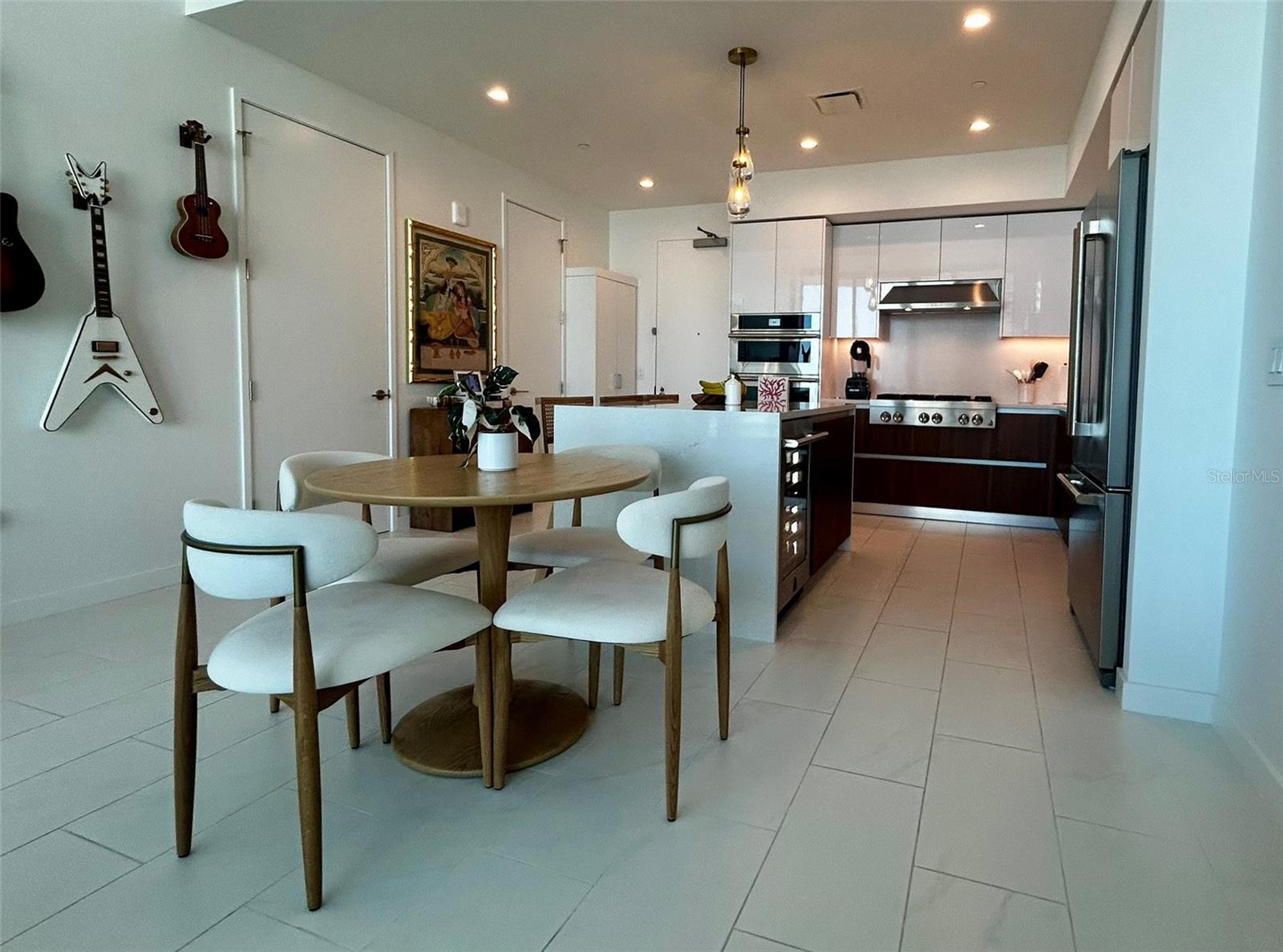 400 CENTRAL AVE #1904 — photo 3