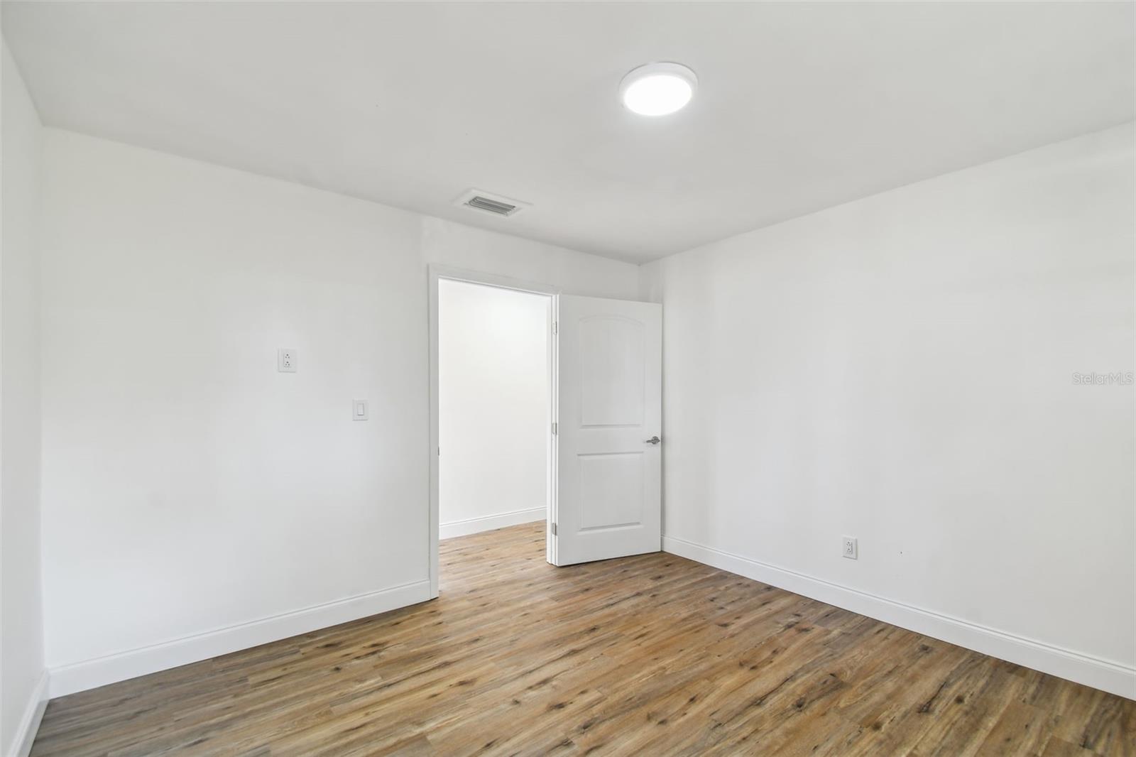 1406 E 21ST AVE — photo 26