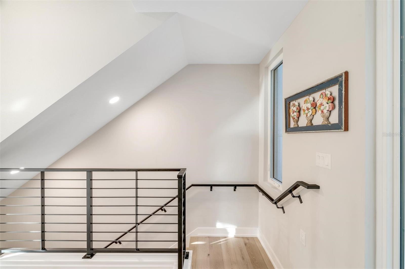372 6TH ST S #12 — photo 4