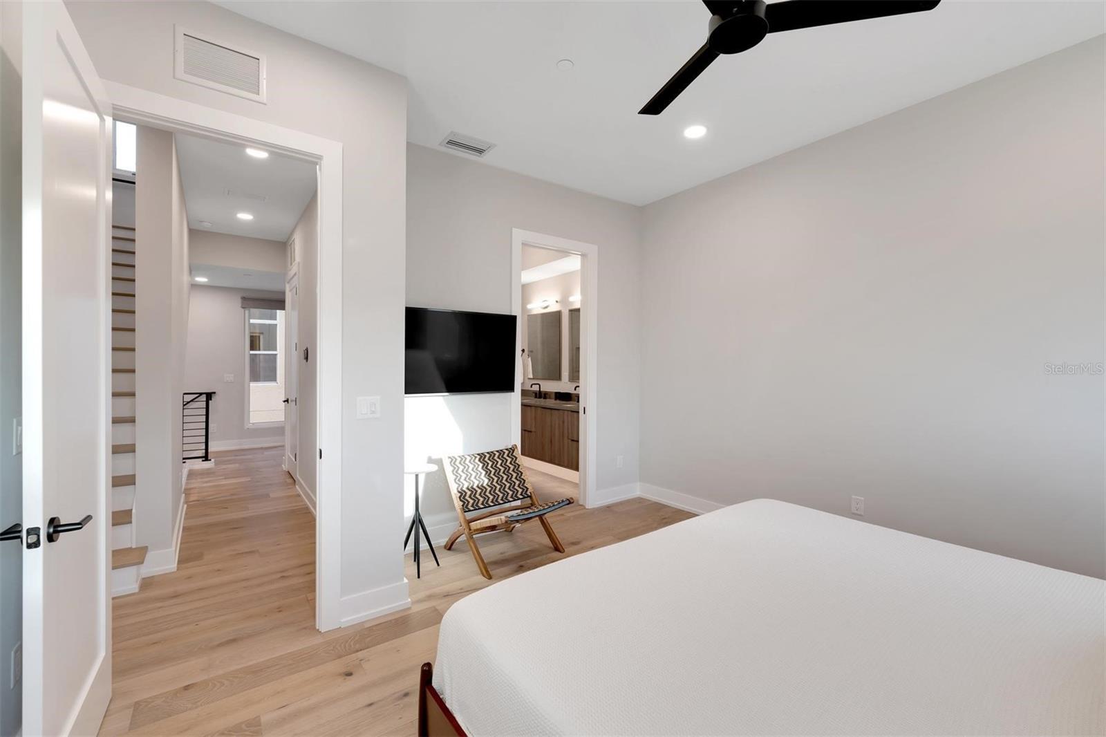 372 6TH ST S #12 — photo 27