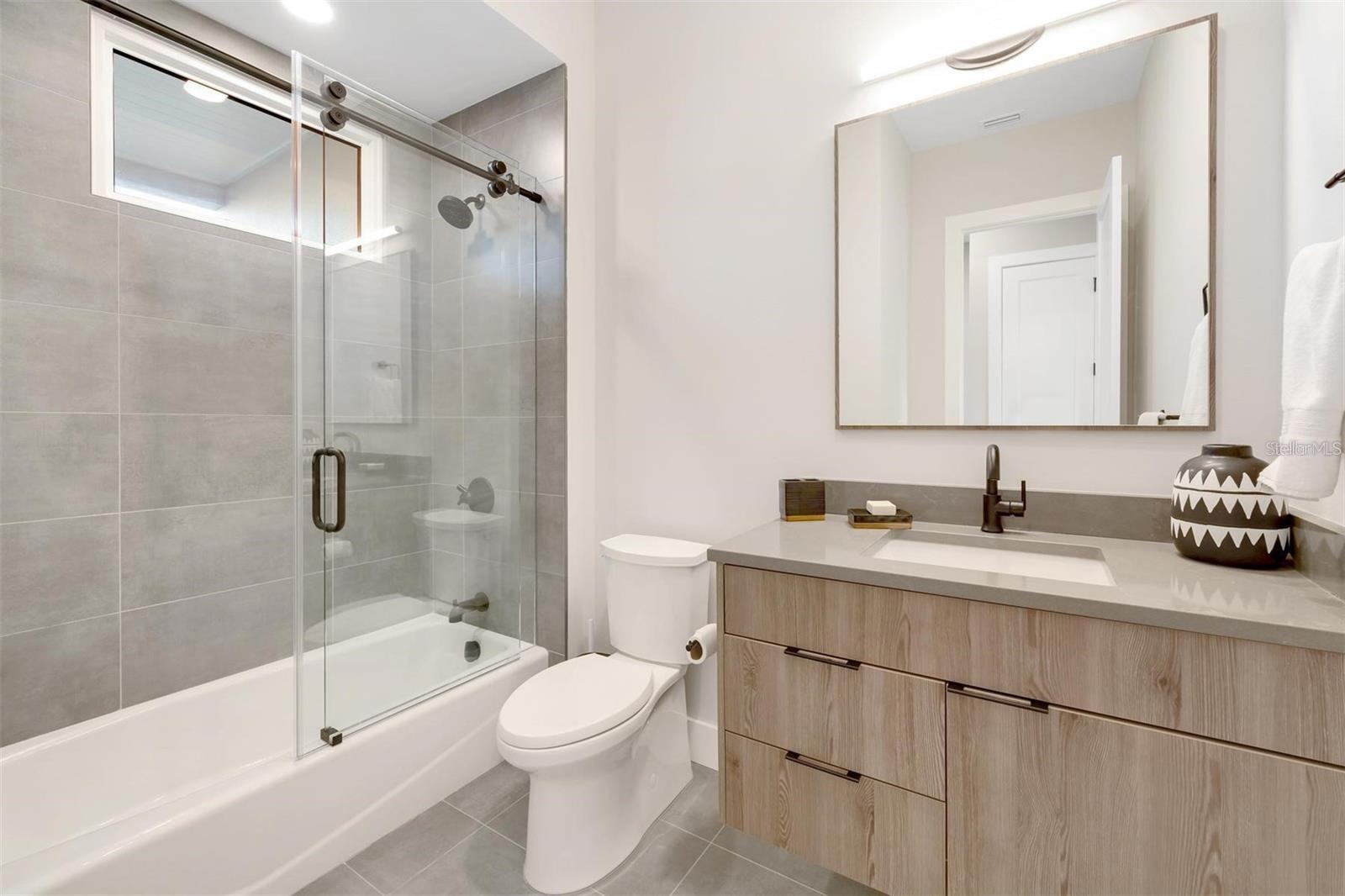 372 6TH ST S #12 — photo 38