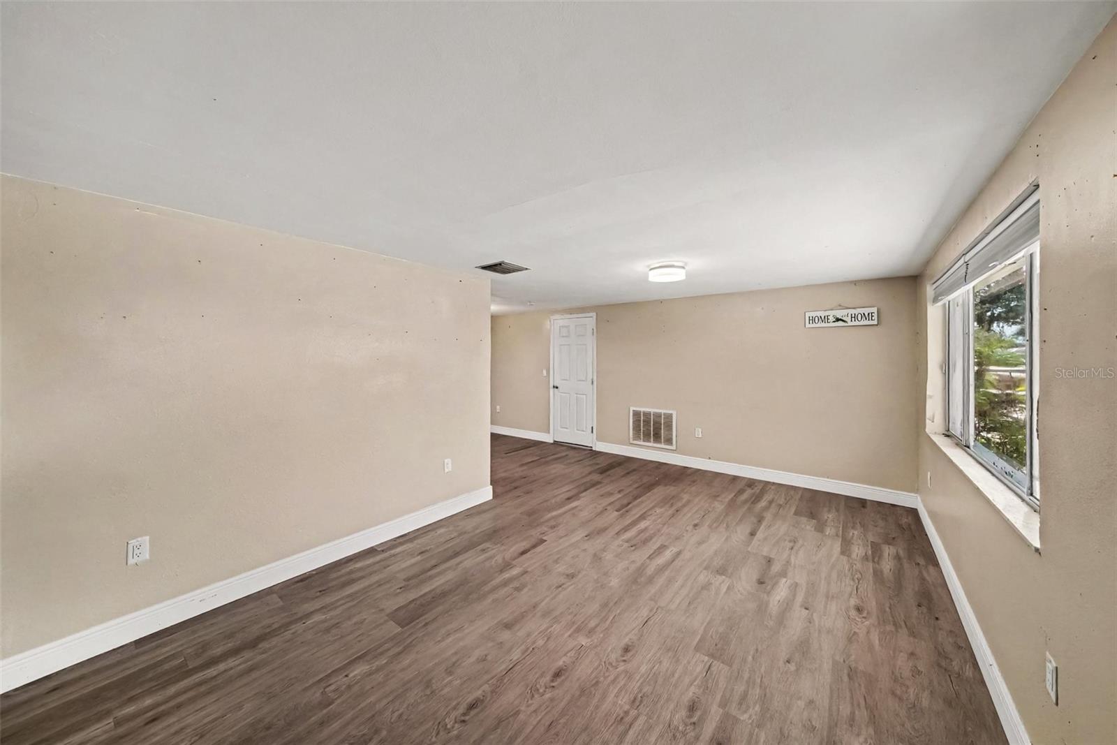 3640 LANDALE DR — photo 14