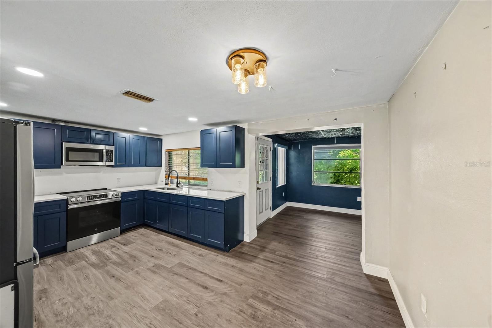 3640 LANDALE DR — photo 18