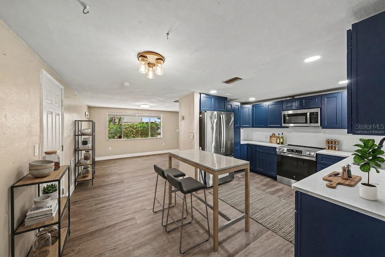 3640 LANDALE DR — photo 3