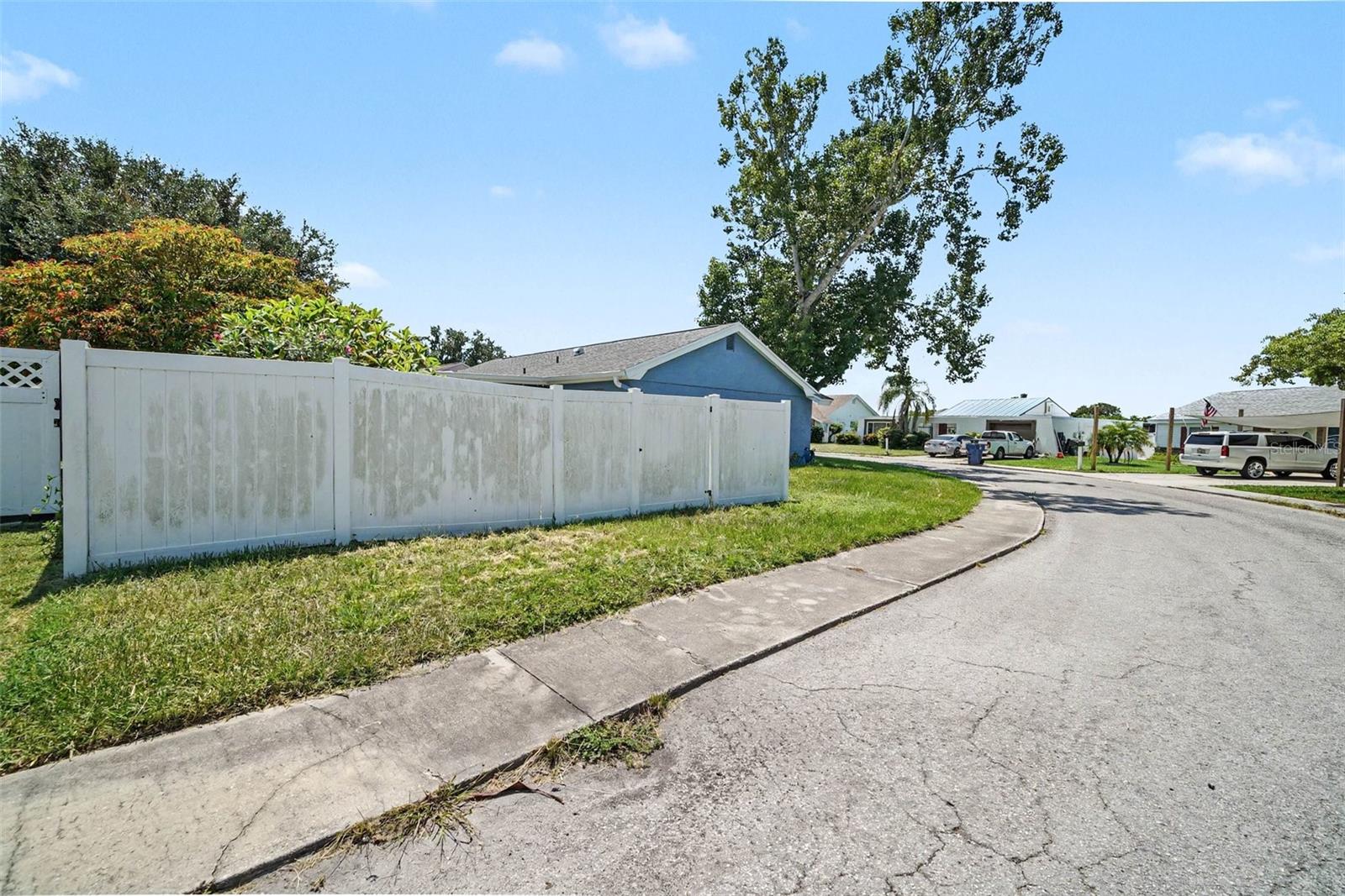 3640 LANDALE DR — photo 9