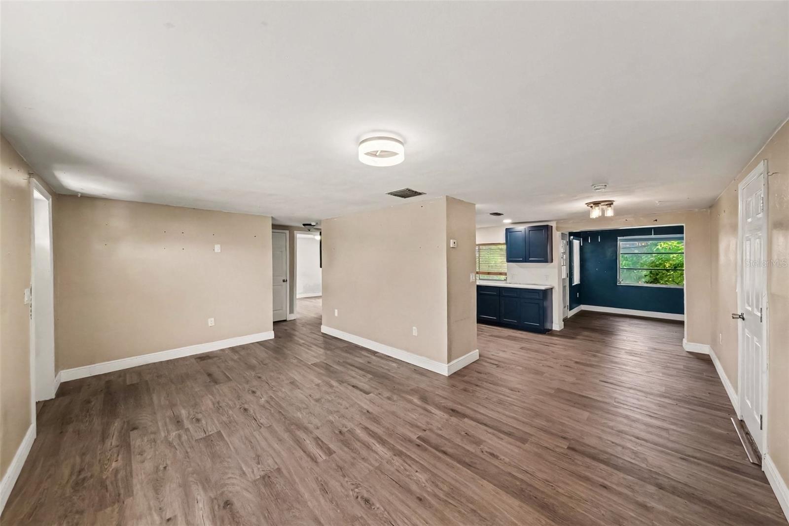 3640 LANDALE DR — photo 11