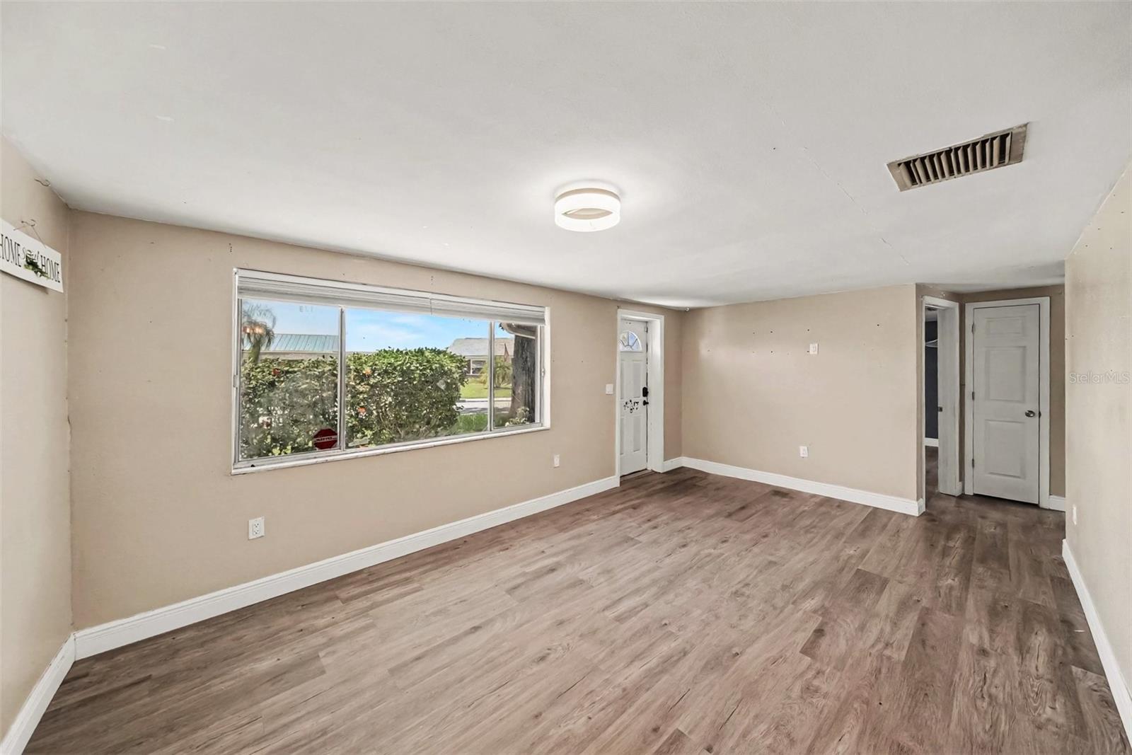 3640 LANDALE DR — photo 13