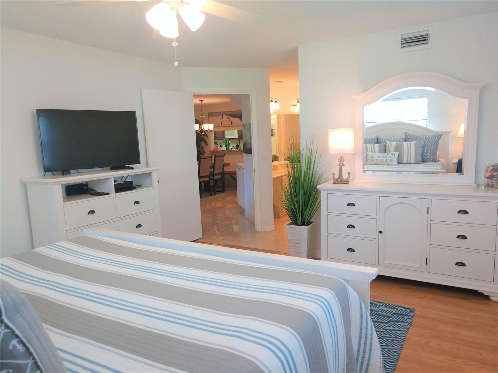 307 PINE HOLLOW CIR #307 — photo 20