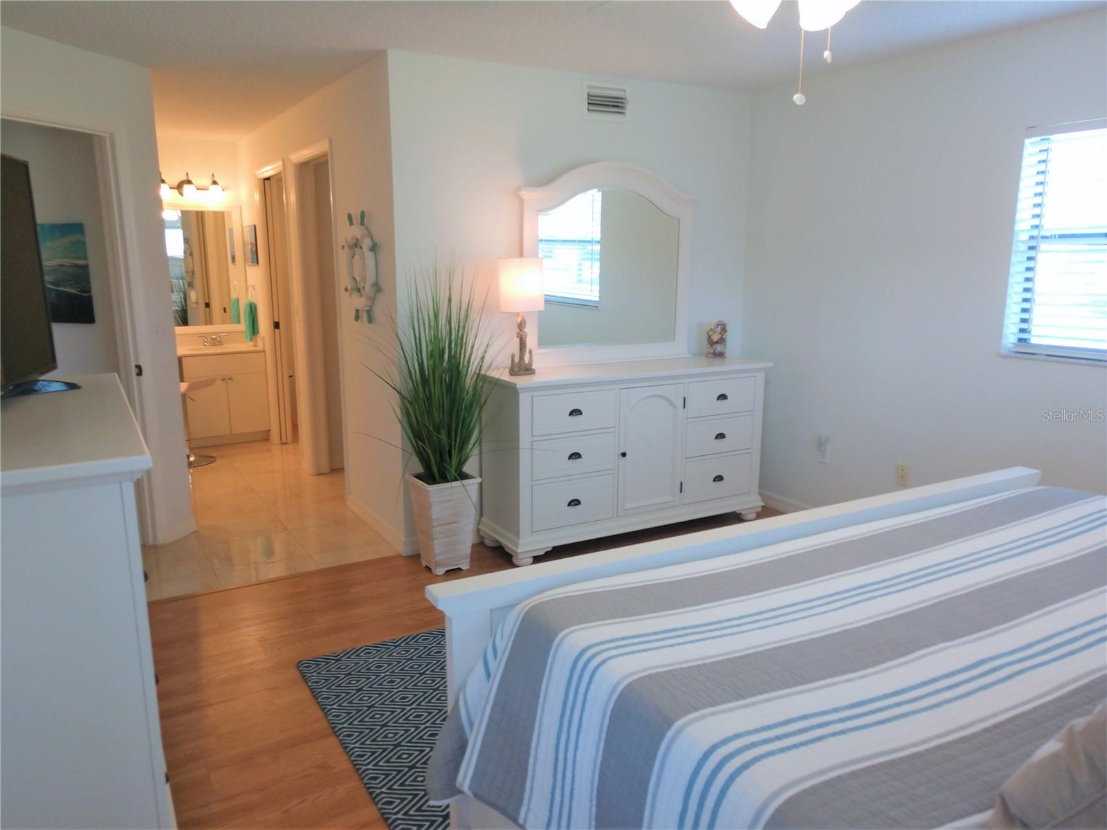 307 PINE HOLLOW CIR #307 — photo 21