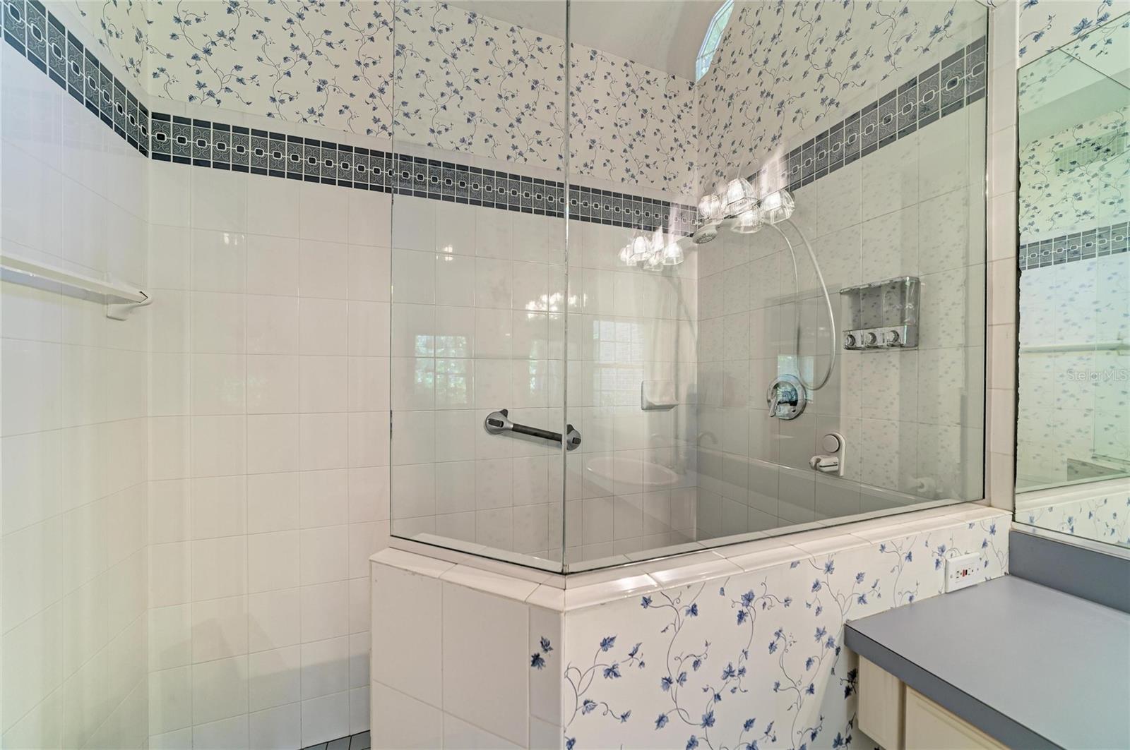 3706 AVENIDA MADERA — photo 34