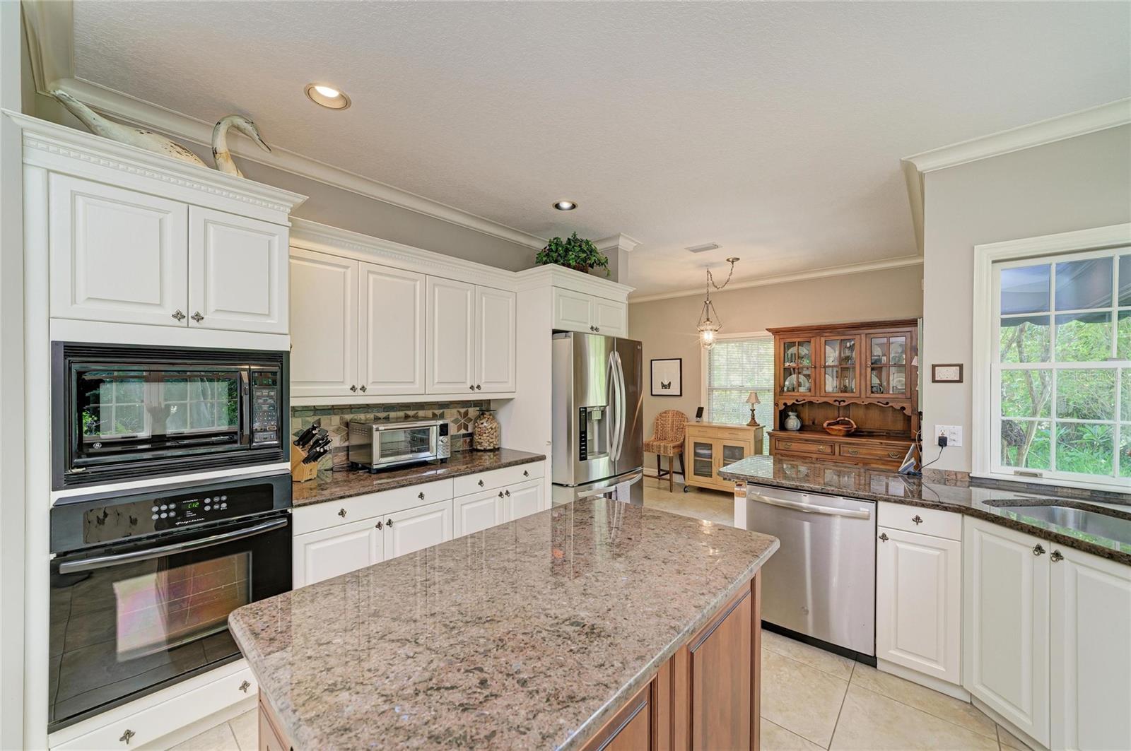 3706 AVENIDA MADERA — photo 22